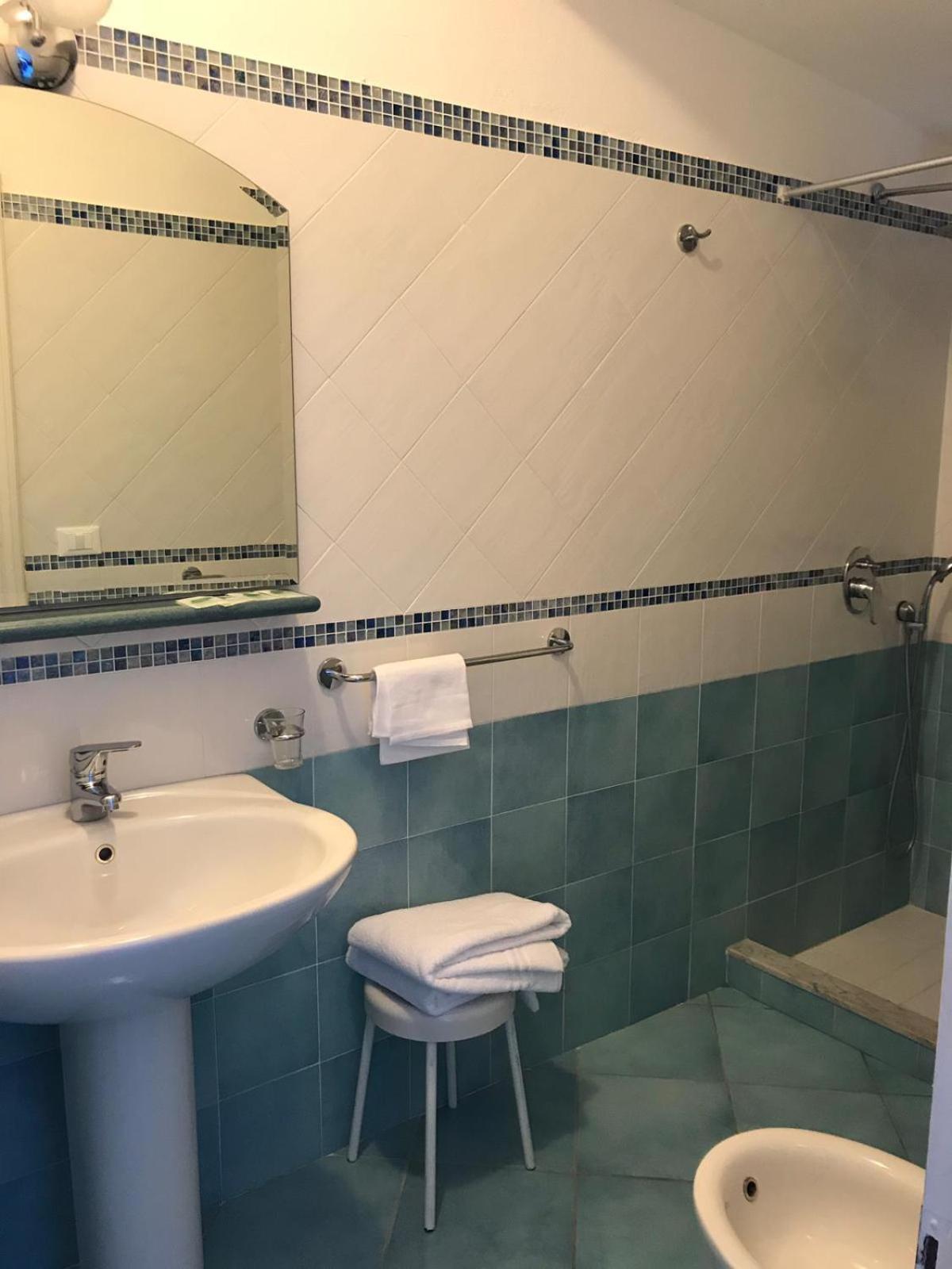 Hotel Villa Antonio イスキア島 部屋 写真
