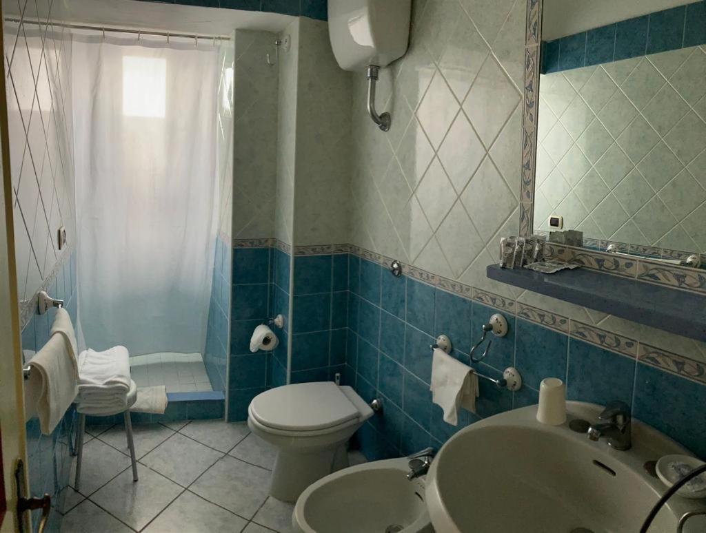 Hotel Villa Antonio イスキア島 エクステリア 写真