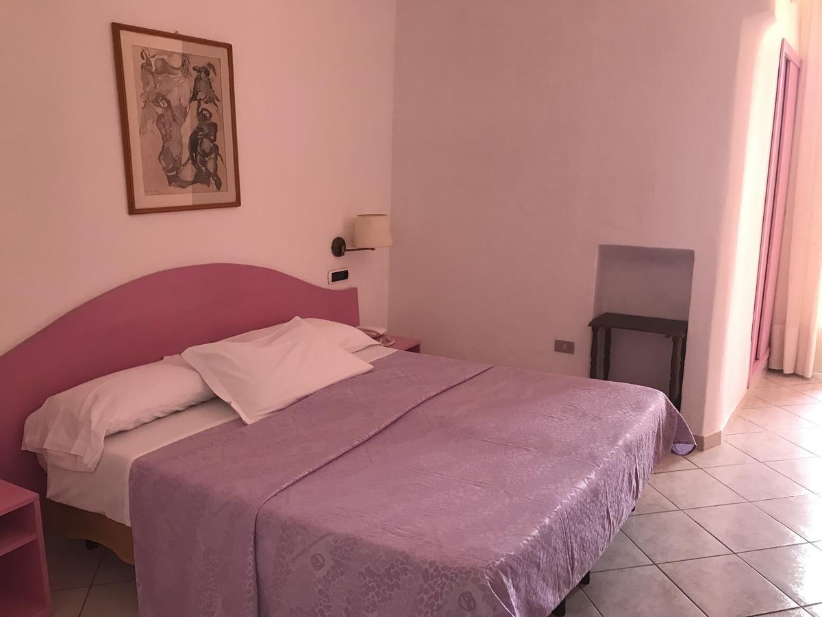 Hotel Villa Antonio イスキア島 エクステリア 写真